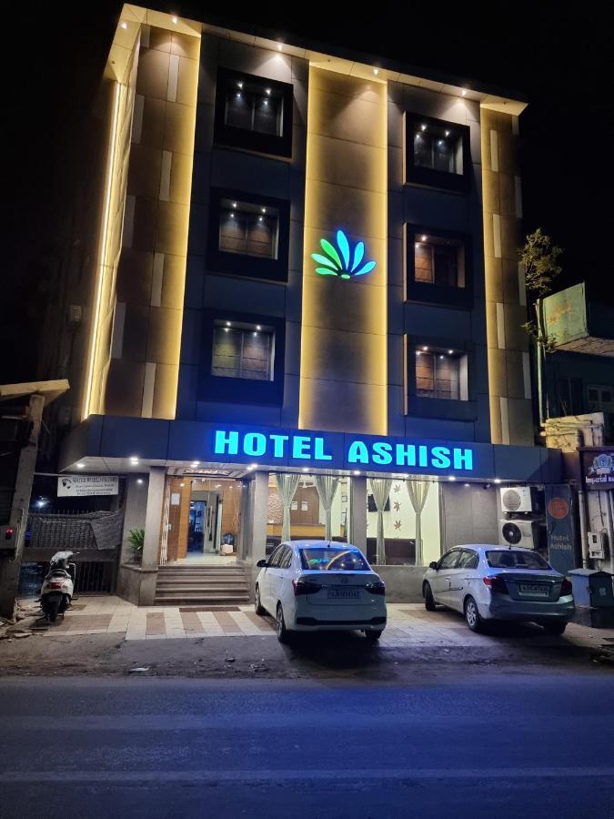 Hotel Ashish Ahmedabad Exterior foto
