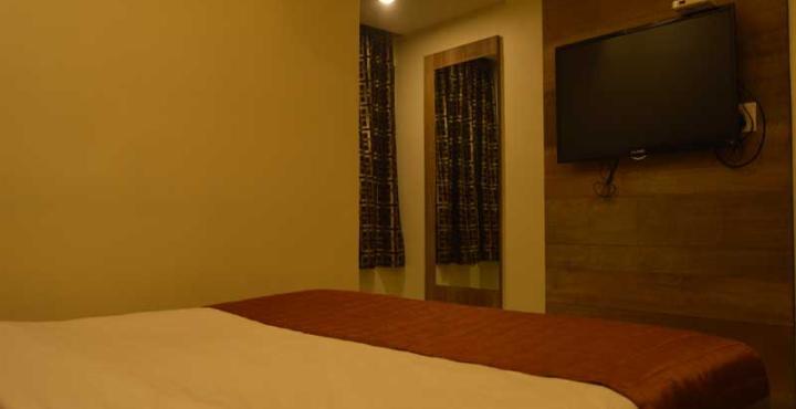 Hotel Ashish Ahmedabad Exterior foto